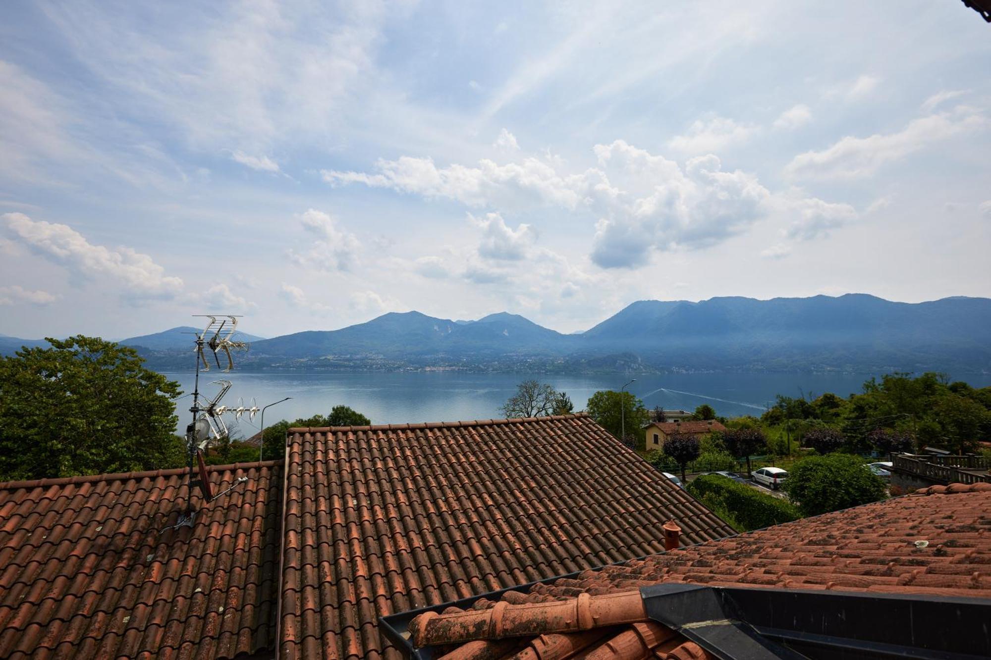 Villa Di Paese - Splendida Vista Lago Maggiore Oggebio Exterior foto